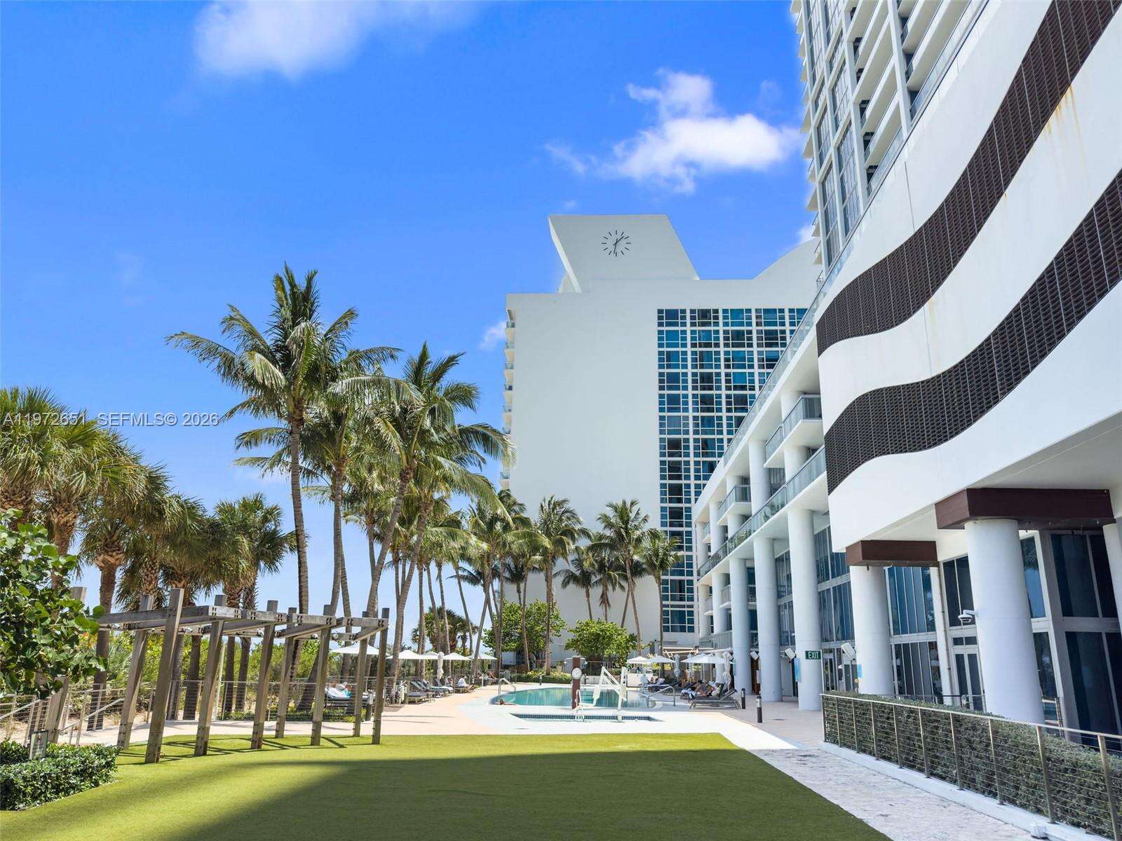 Central Carillon at 6801 Collins Ave, Miami Beach, FL 33141 - For Rent photo 41