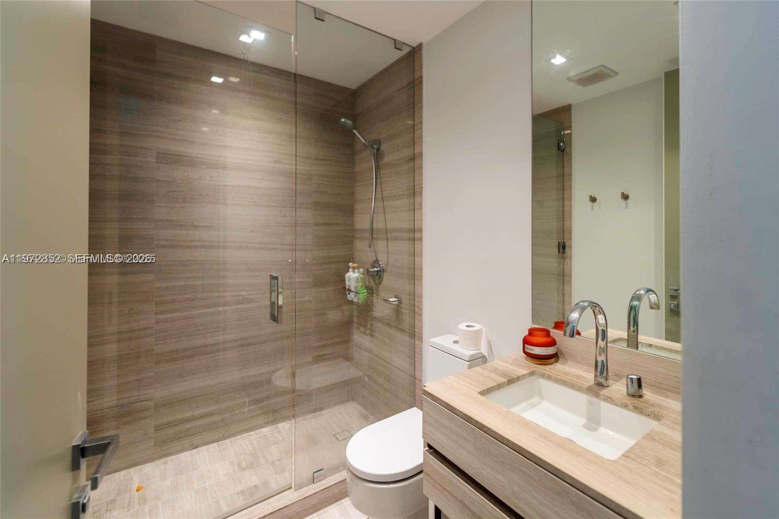 Armani Casa at 18975 Collins Ave, Sunny Isles Beach, FL 33160 - For Rent photo 31