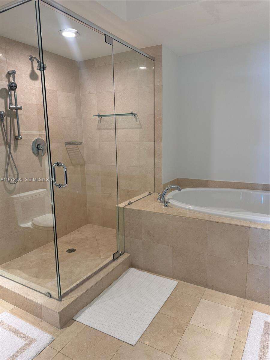 The Beach Club Two at 1830 Ocean Dr, Hallandale Beach, FL 33009 - For Rent photo 4