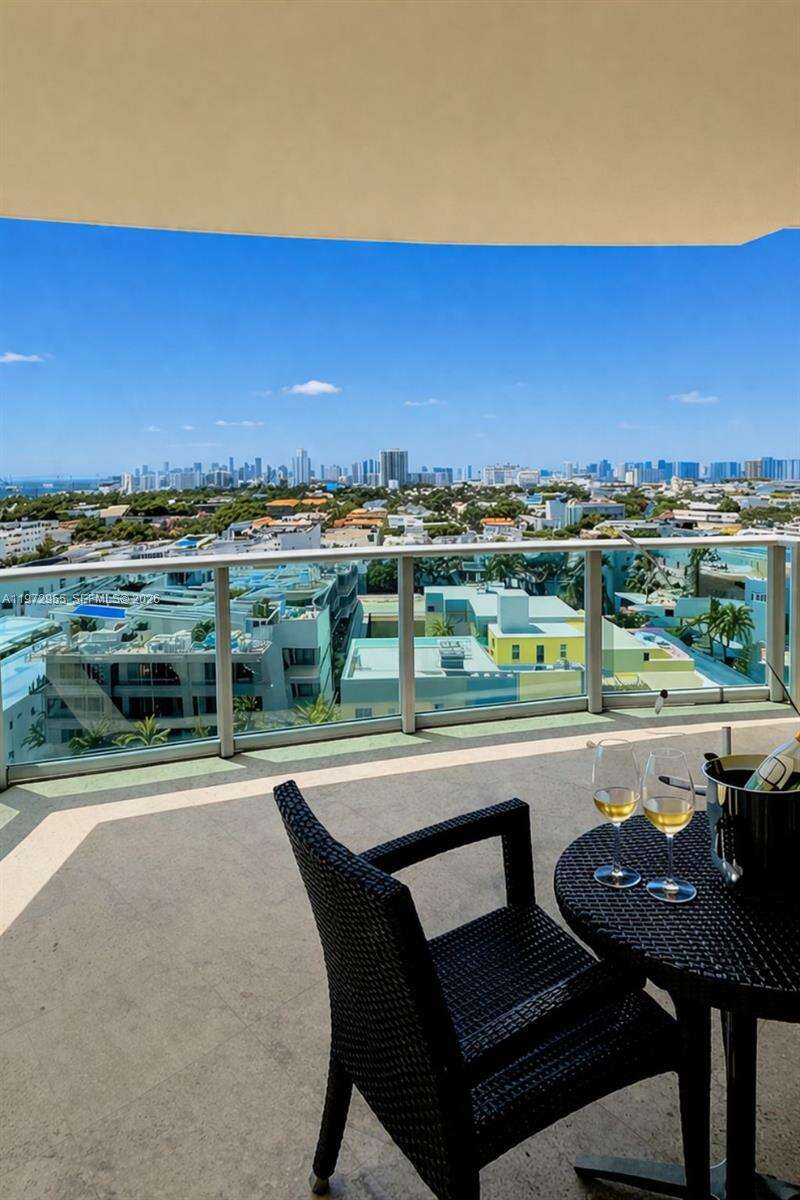 Il Villaggio at 1455 Ocean Dr, Miami Beach, FL 33139 - For Rent photo 1