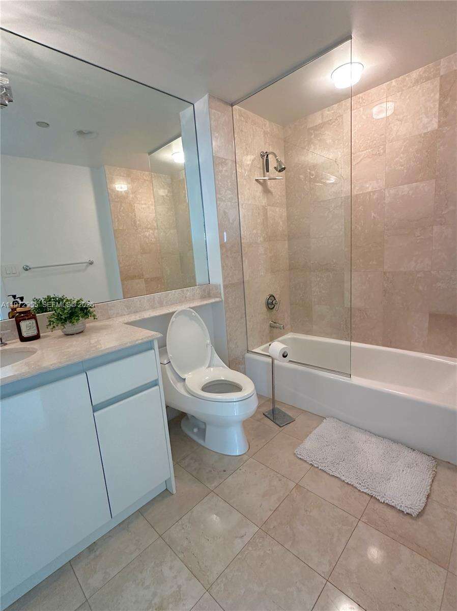 Il Villaggio at 1455 Ocean Dr, Miami Beach, FL 33139 - For Rent photo 11