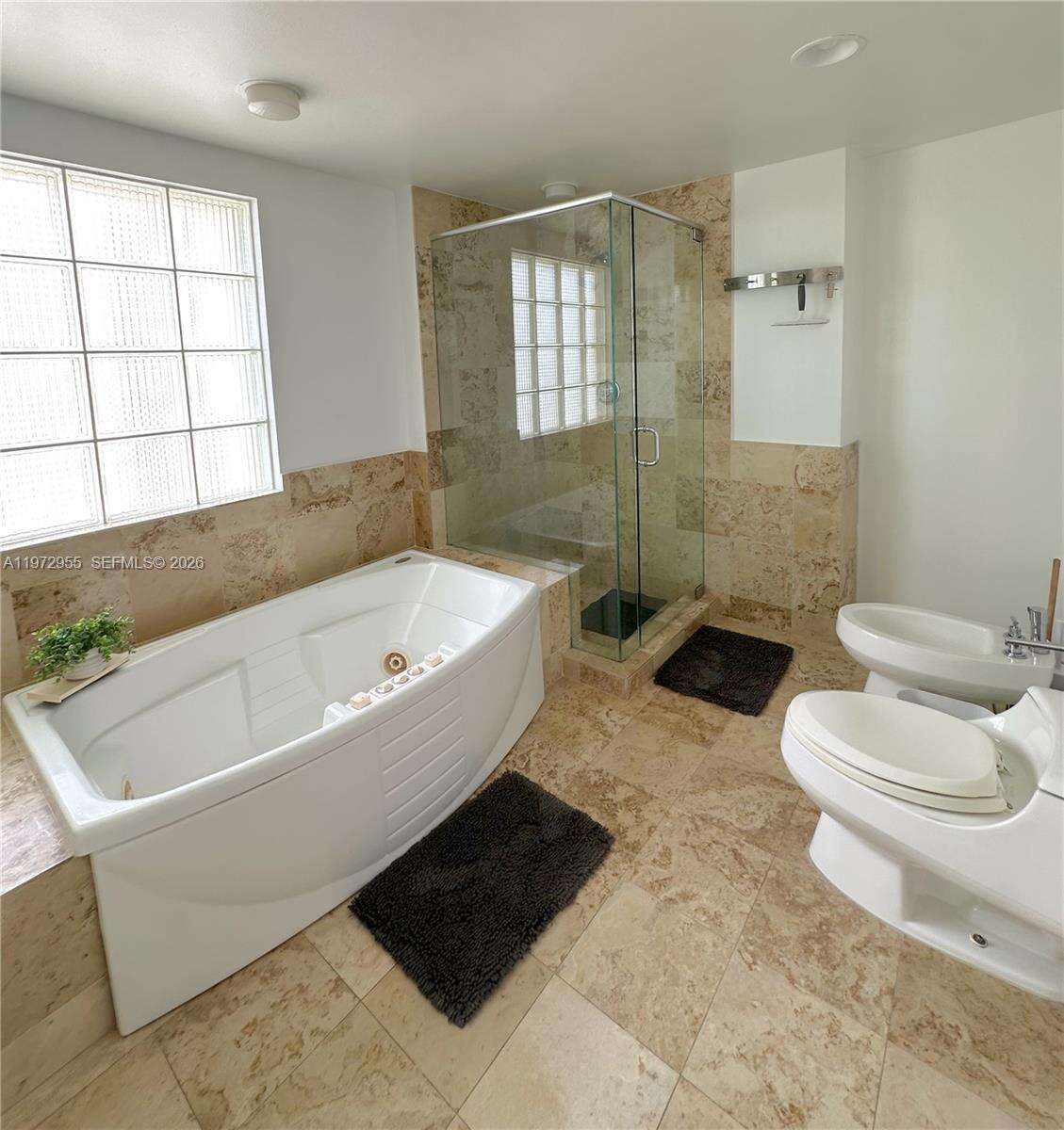 Il Villaggio at 1455 Ocean Dr, Miami Beach, FL 33139 - For Rent photo 9