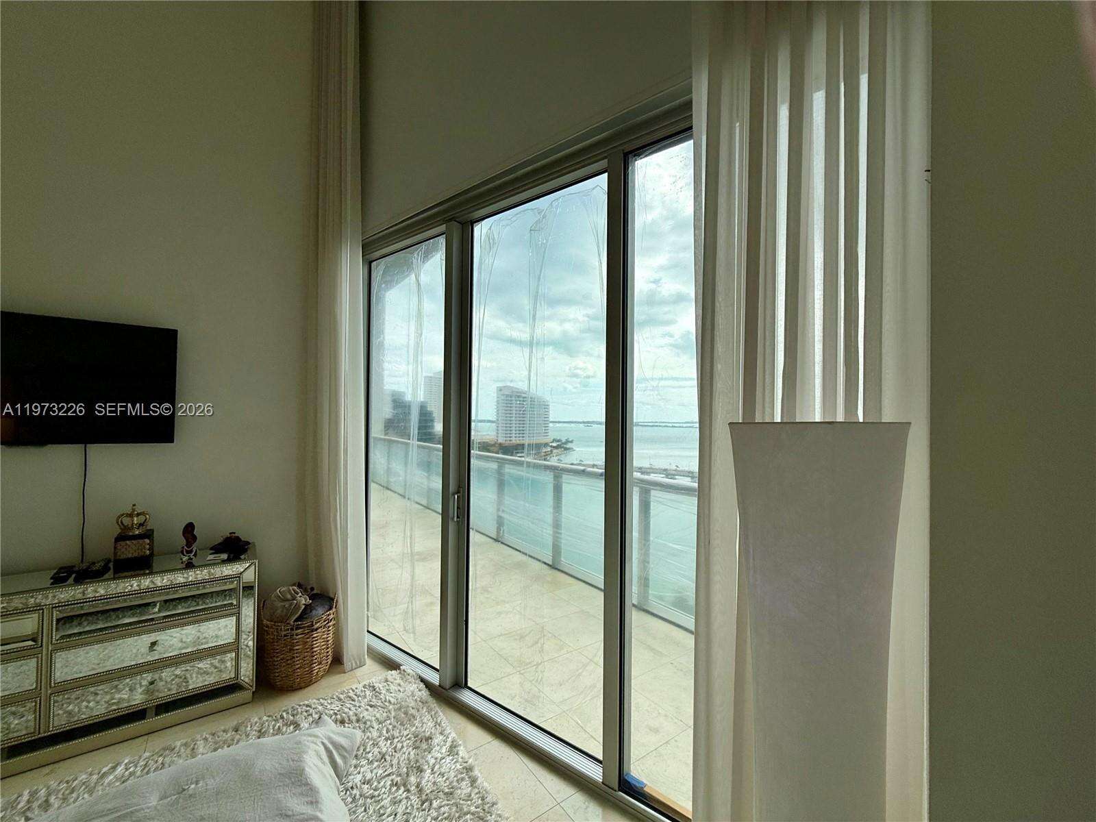 Icon Brickell 2 at 495 Brickell Ave, Miami, FL 33131 - For Rent photo 14