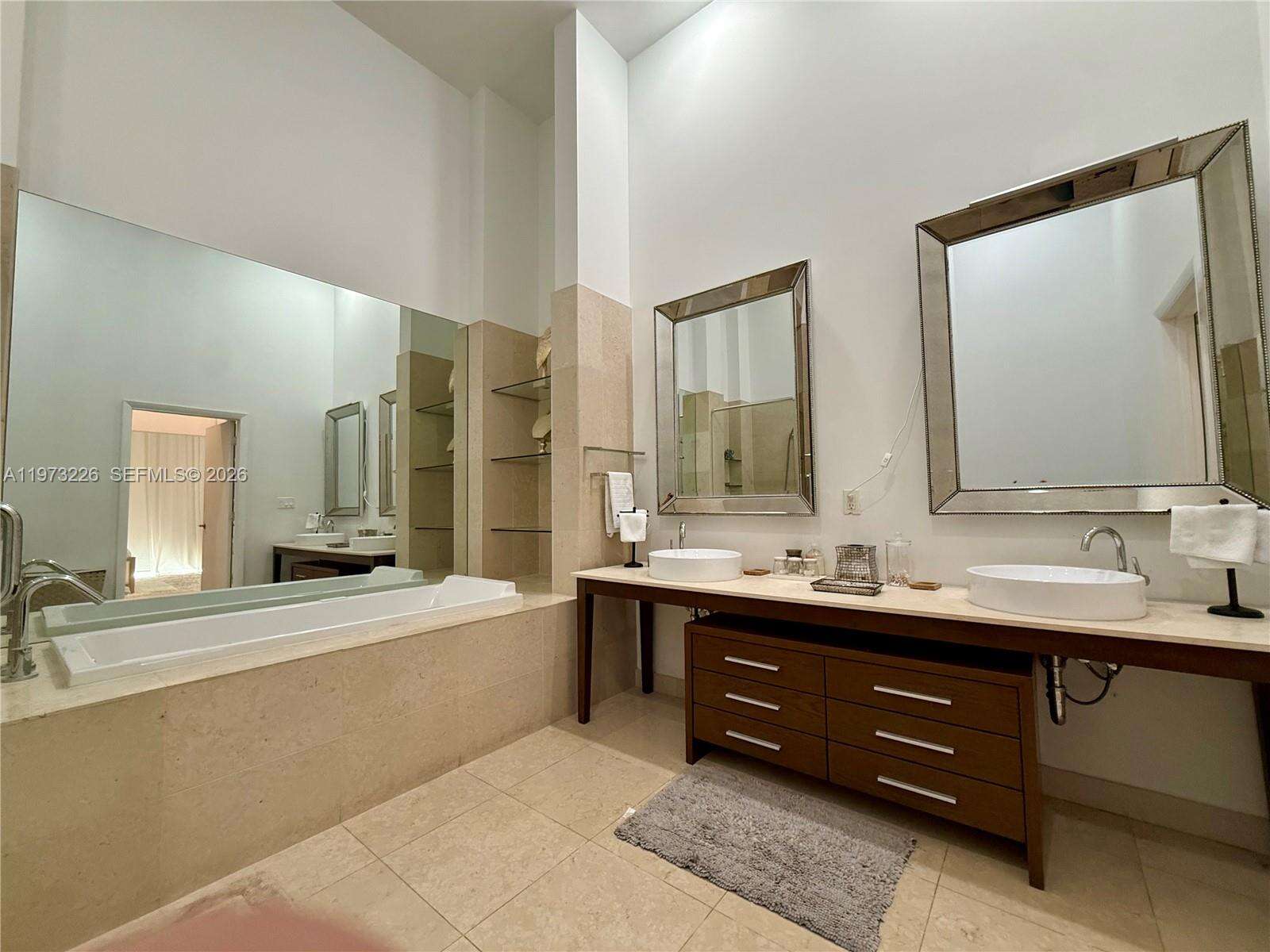 Icon Brickell 2 at 495 Brickell Ave, Miami, FL 33131 - For Rent photo 6