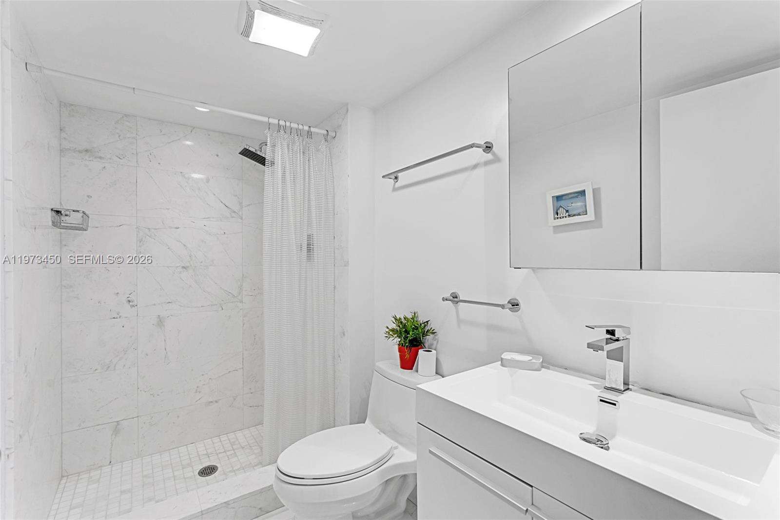Arlen House at 100 Bayview Dr, Sunny Isles Beach, FL 33160 - For Rent photo 11