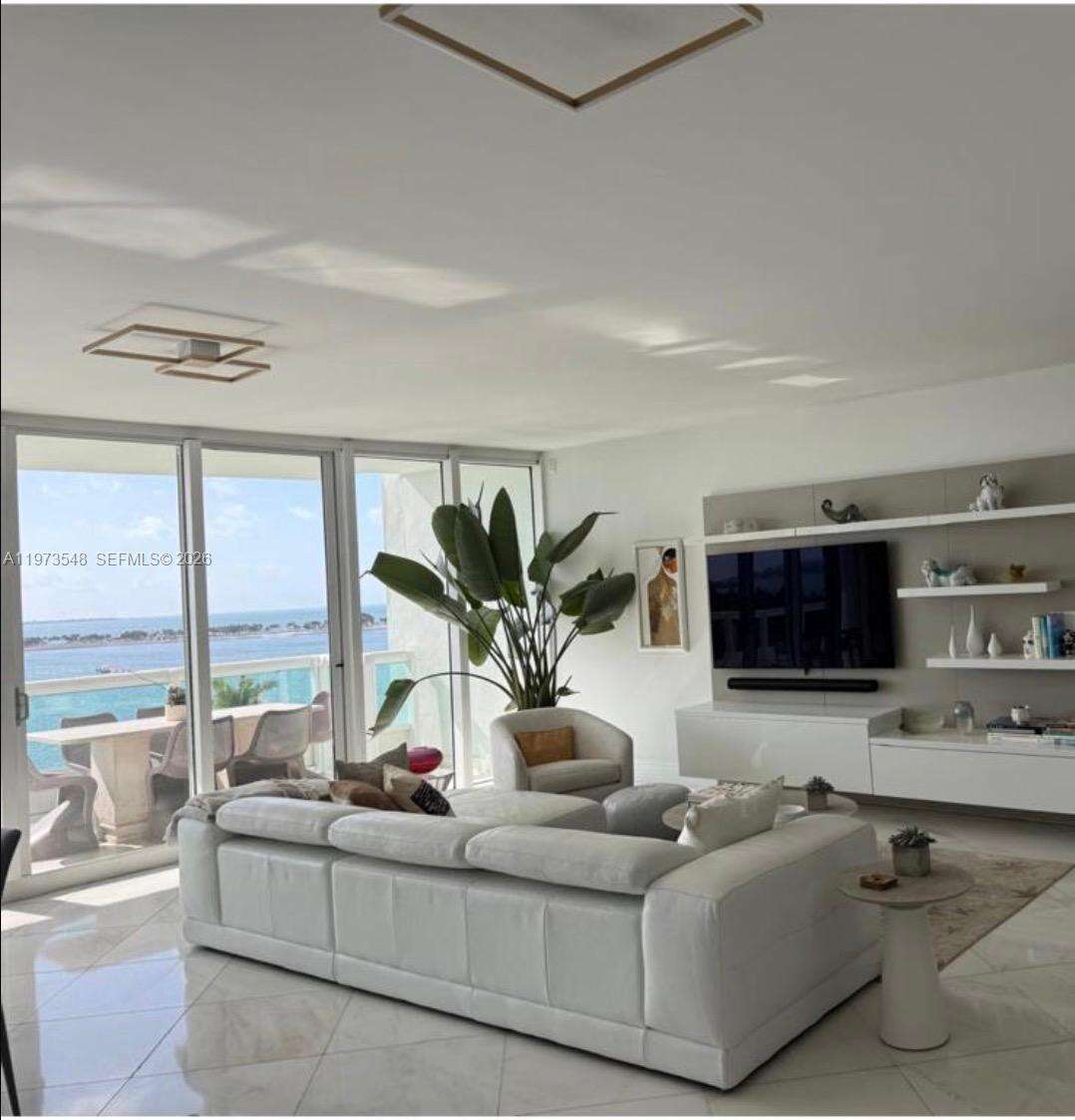 Santa Maria at 1643 Brickell Ave, Miami, FL 33129 - For Rent photo 8