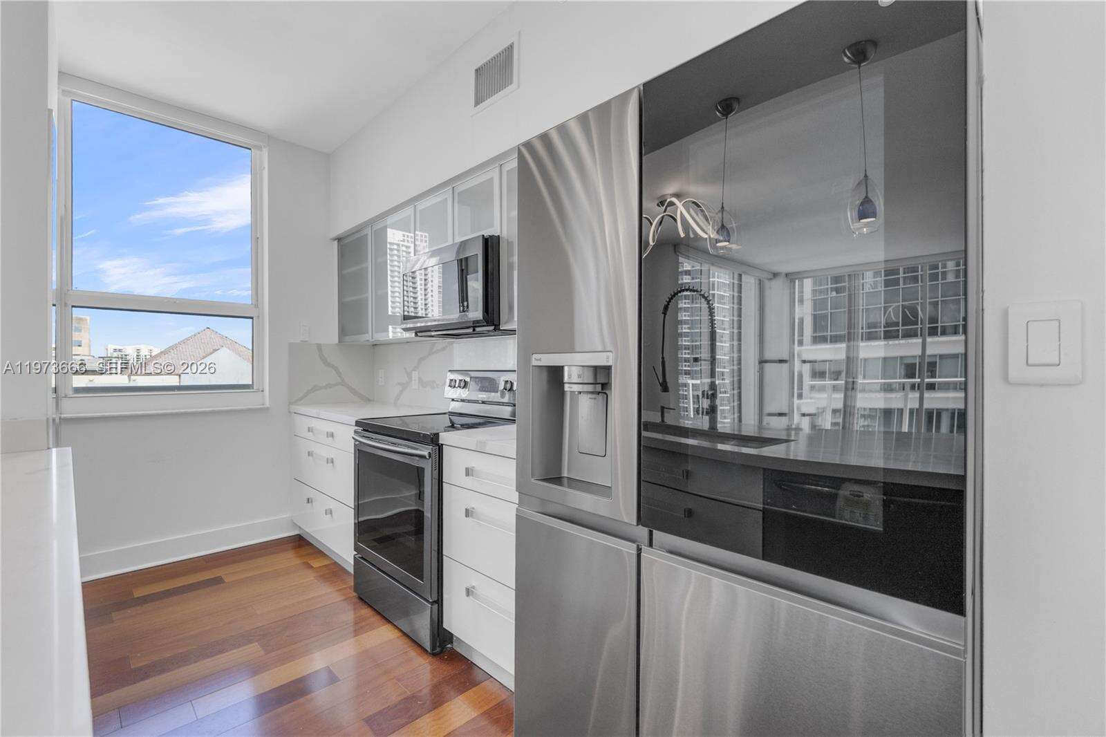 The Mark On Brickell at 1155 Brickell Bay Dr, Miami, FL 33131 - For Rent photo 19