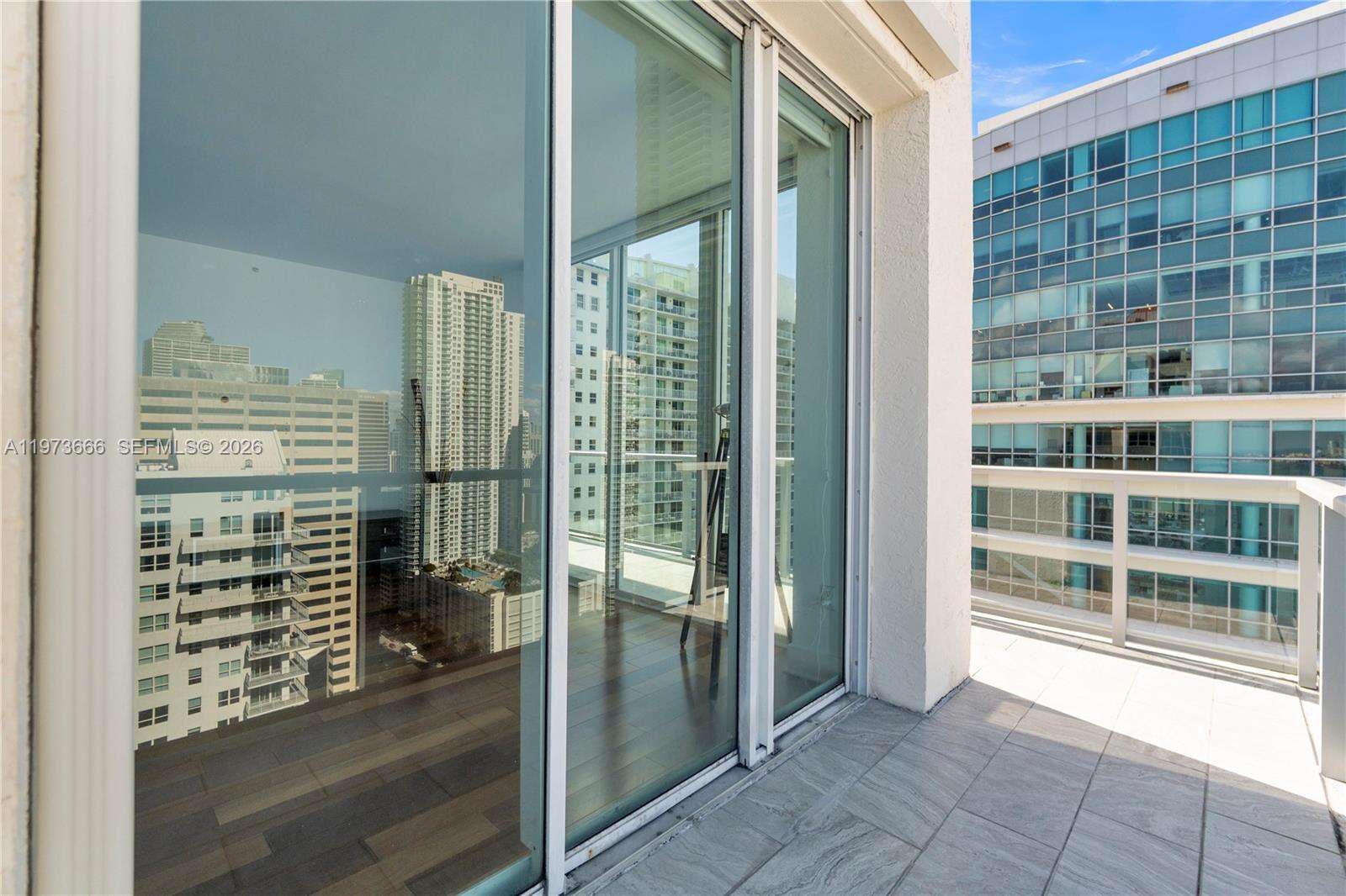 The Mark On Brickell at 1155 Brickell Bay Dr, Miami, FL 33131 - For Rent photo 6