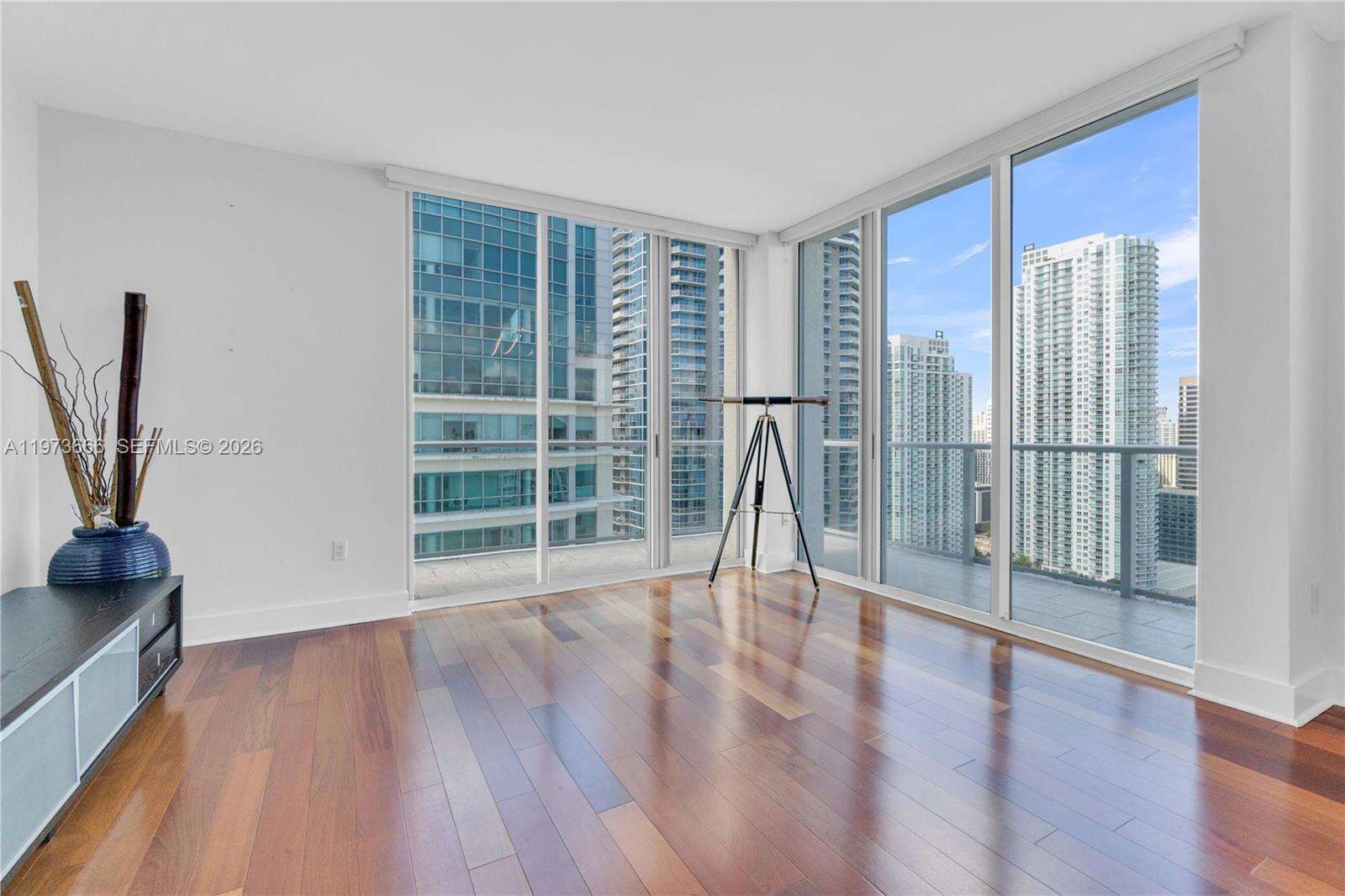 The Mark On Brickell at 1155 Brickell Bay Dr, Miami, FL 33131 - For Rent photo 9