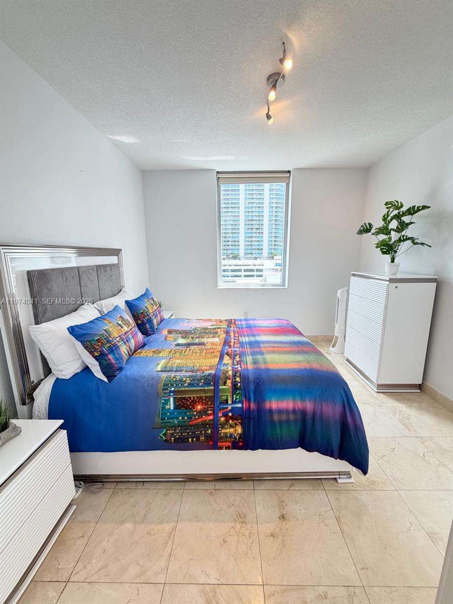 1060 Brickell at 1050 Brickell Ave, Miami, FL 33131 - For Rent photo 11