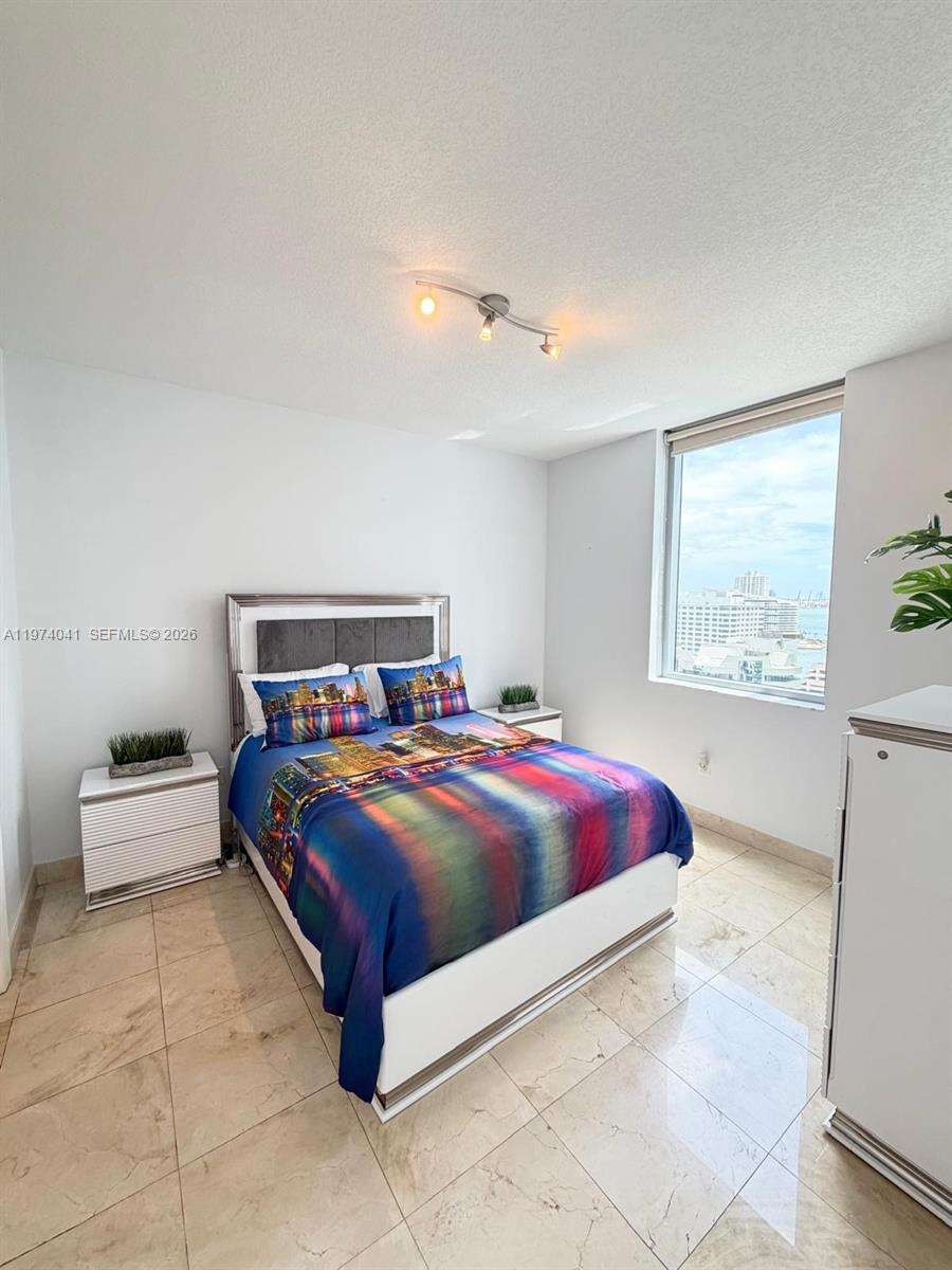 1060 Brickell at 1050 Brickell Ave, Miami, FL 33131 - For Rent photo 12