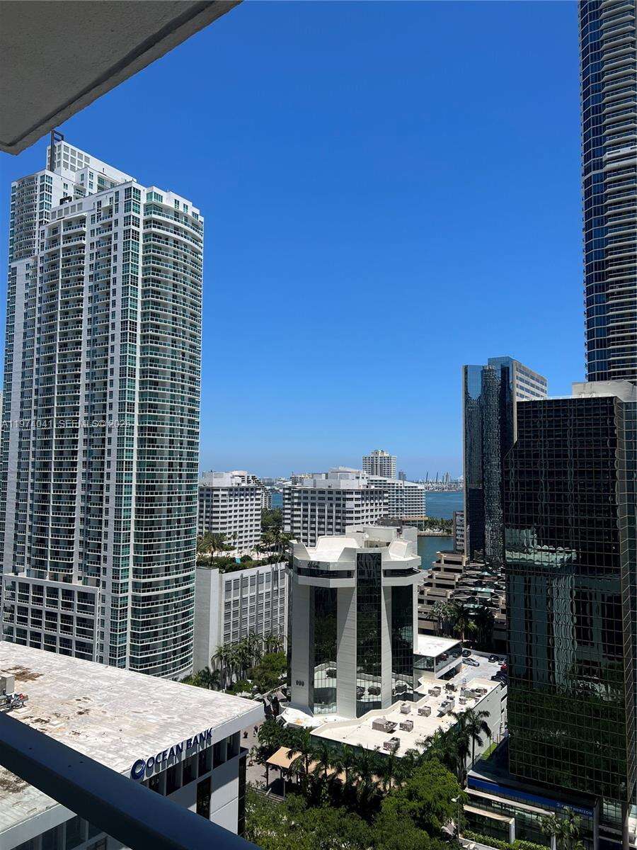 1060 Brickell at 1050 Brickell Ave, Miami, FL 33131 - For Rent photo 17