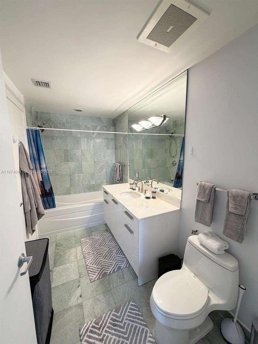 1060 Brickell at 1050 Brickell Ave, Miami, FL 33131 - For Rent photo 5