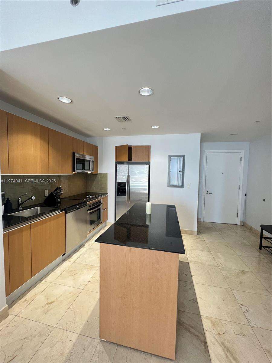 1060 Brickell at 1050 Brickell Ave, Miami, FL 33131 - For Rent photo 9