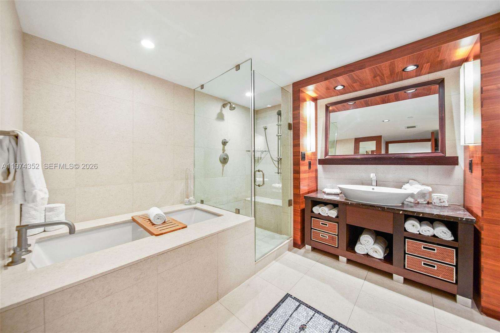 Central Carillon at 6801 Collins Ave, Miami Beach, FL 33141 - For Rent photo 5