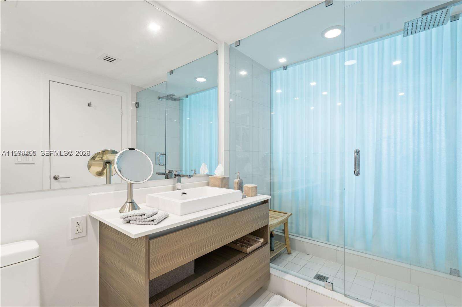 Icon Bay at 460 28 St, Miami, FL 33137 - For Rent photo 15