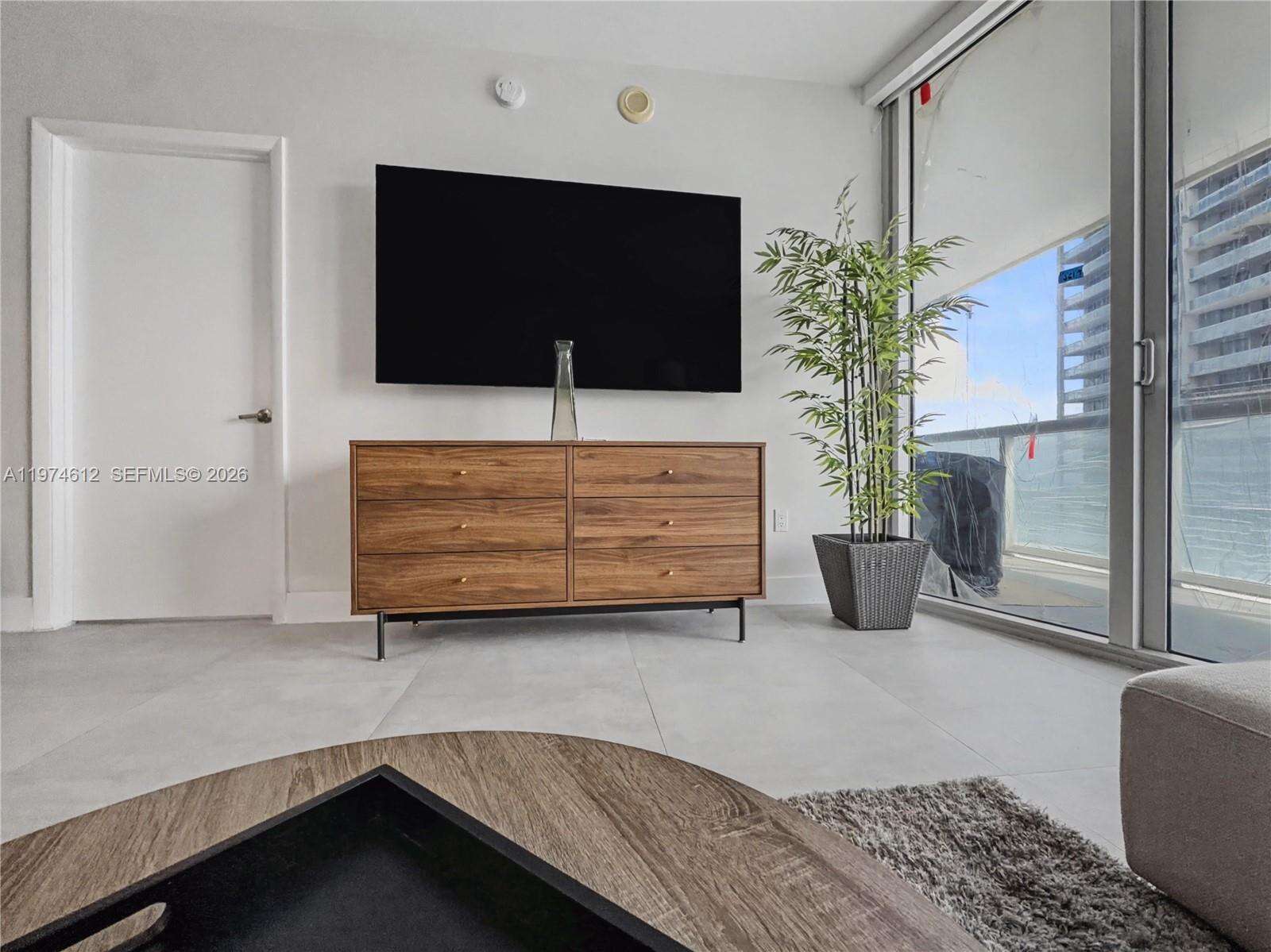 Icon Brickell 1 at 475 Brickell Ave, Miami, FL 33131 - For Rent photo 2