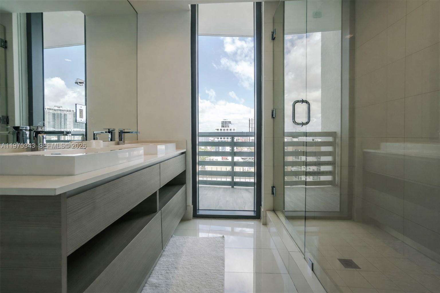 Icon Bay at 460 28 St, Miami, FL 33137 - For Rent photo 12