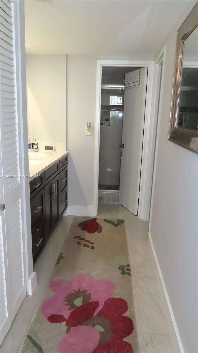Arlen Beach at 5701 Collins Ave, Miami Beach, FL 33140 - For Rent photo 14