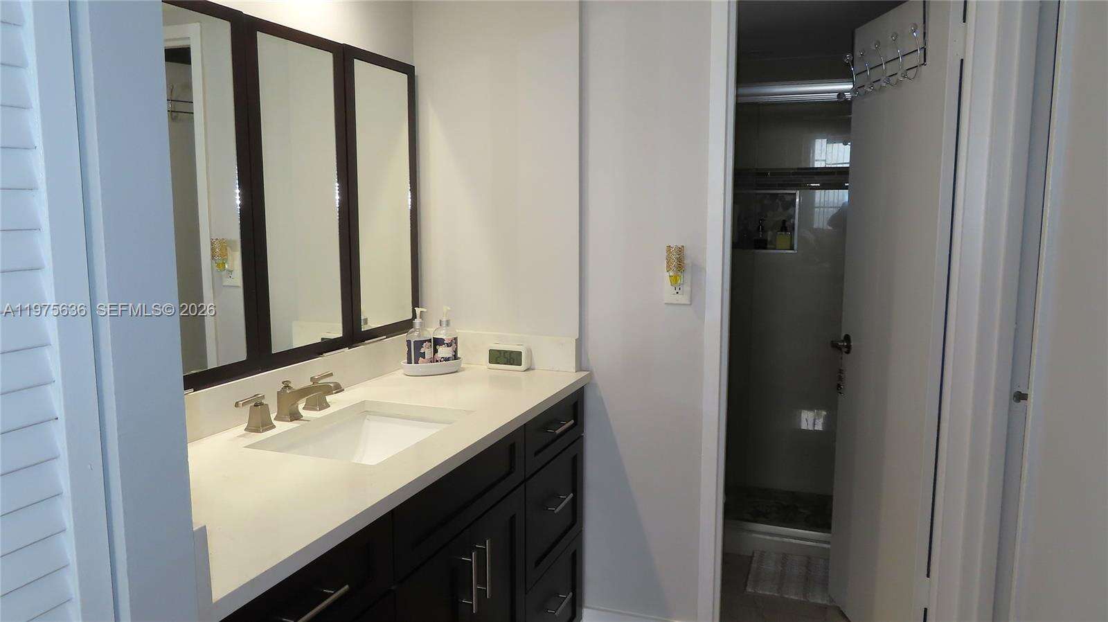 Arlen Beach at 5701 Collins Ave, Miami Beach, FL 33140 - For Rent photo 16