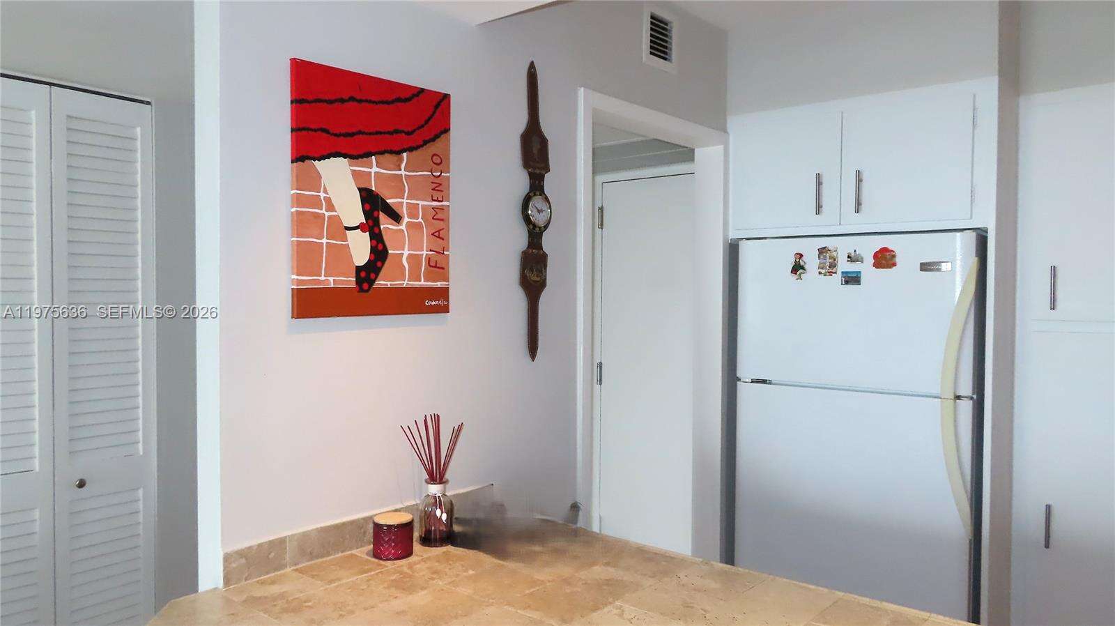 Arlen Beach at 5701 Collins Ave, Miami Beach, FL 33140 - For Rent photo 10