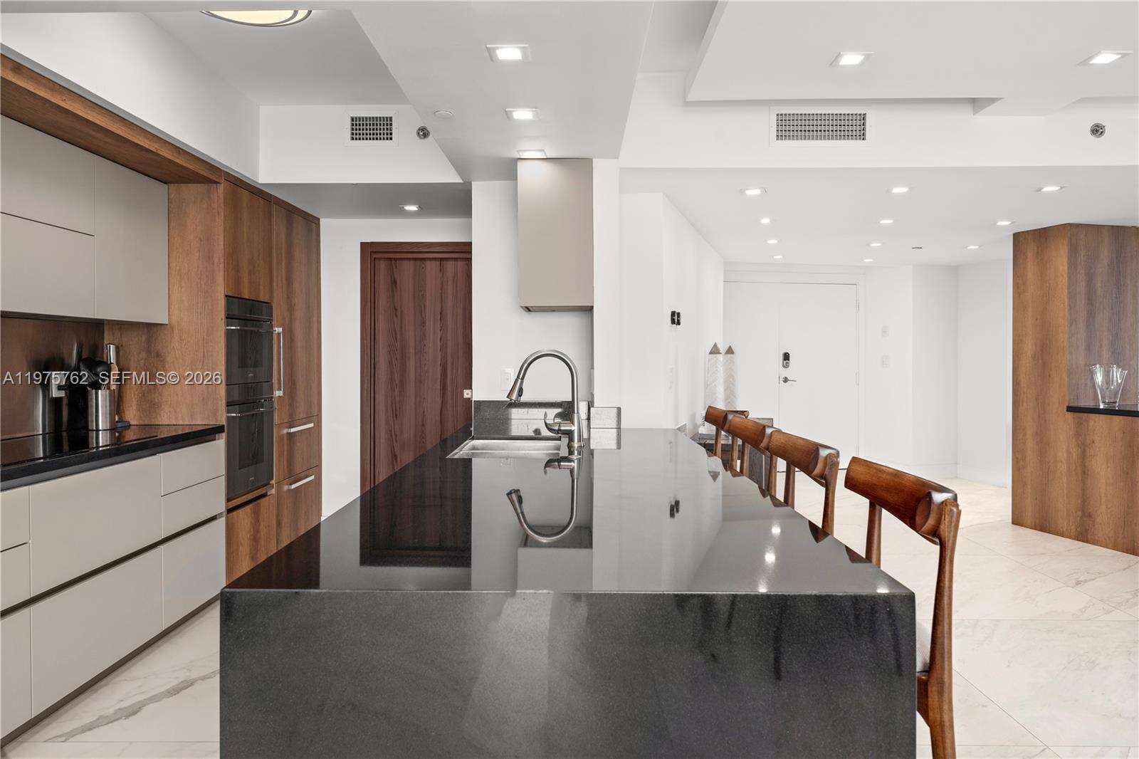 Icon at 450 Alton Rd, Miami Beach, FL 33139 - For Rent photo 14