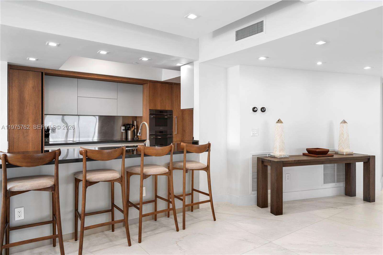 Icon at 450 Alton Rd, Miami Beach, FL 33139 - For Rent photo 15