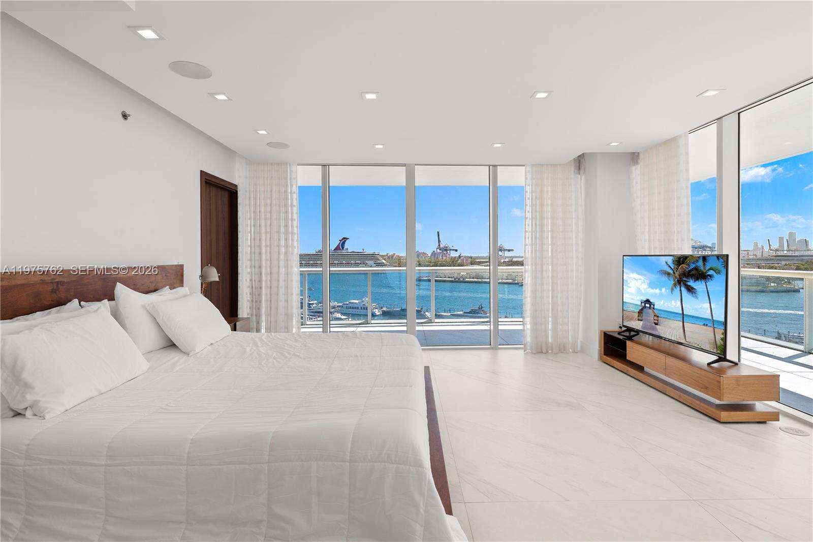Icon at 450 Alton Rd, Miami Beach, FL 33139 - For Rent photo 38