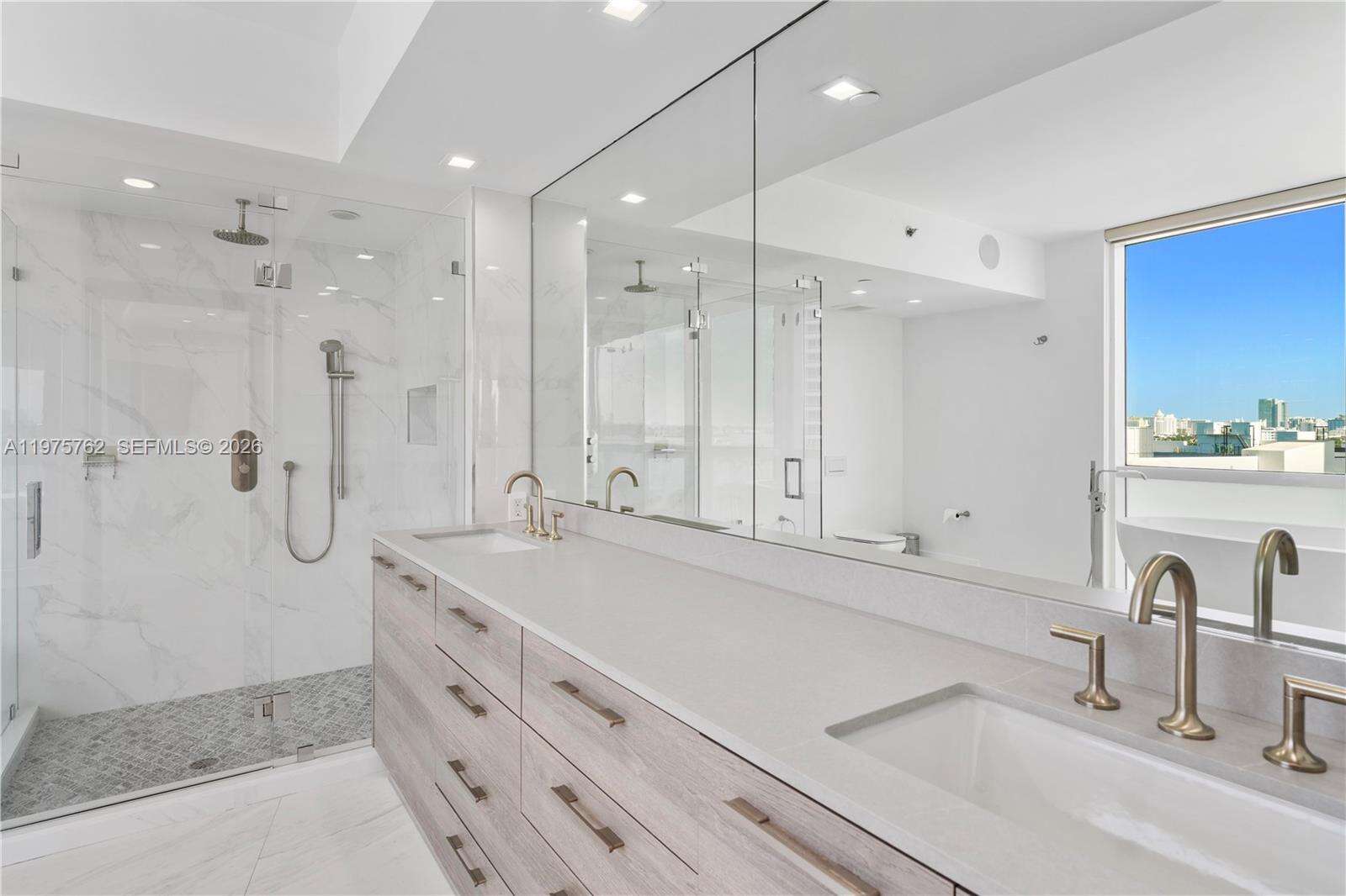 Icon at 450 Alton Rd, Miami Beach, FL 33139 - For Rent photo 43