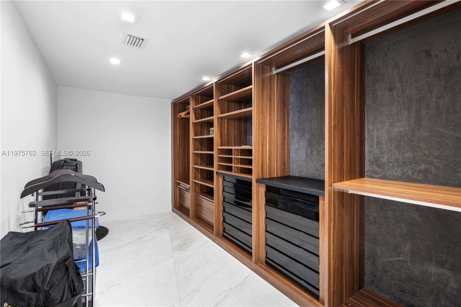 Icon at 450 Alton Rd, Miami Beach, FL 33139 - For Rent photo 51