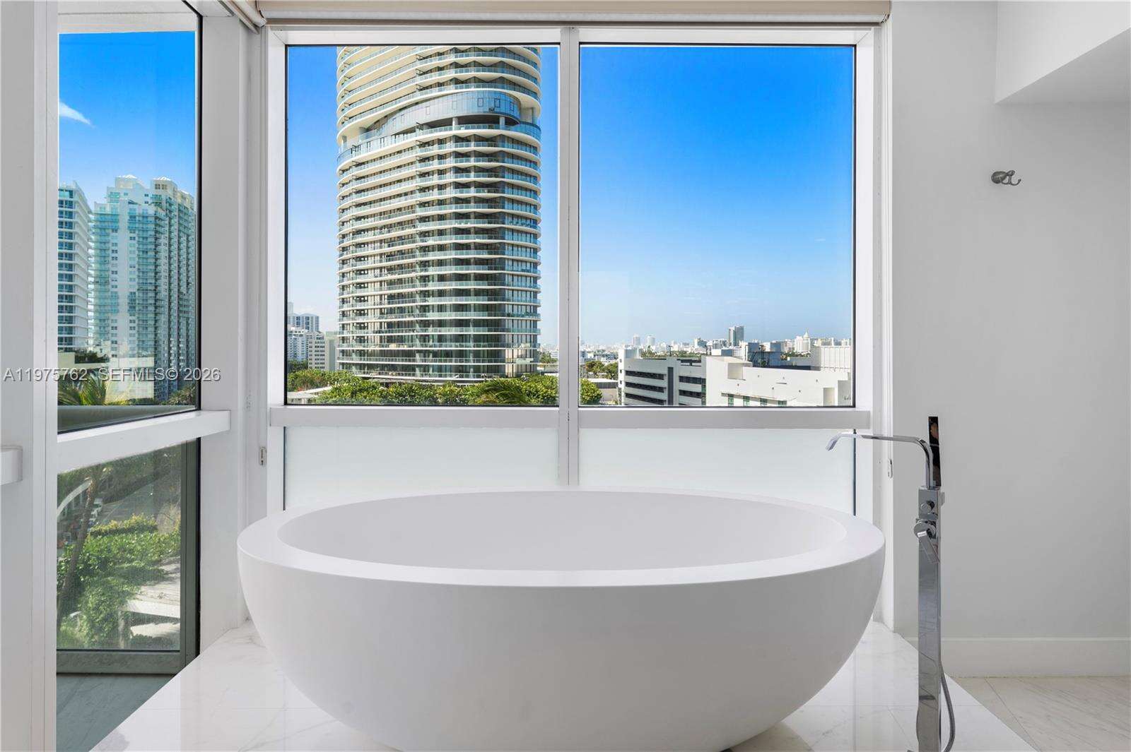 Icon at 450 Alton Rd, Miami Beach, FL 33139 - For Rent photo 53