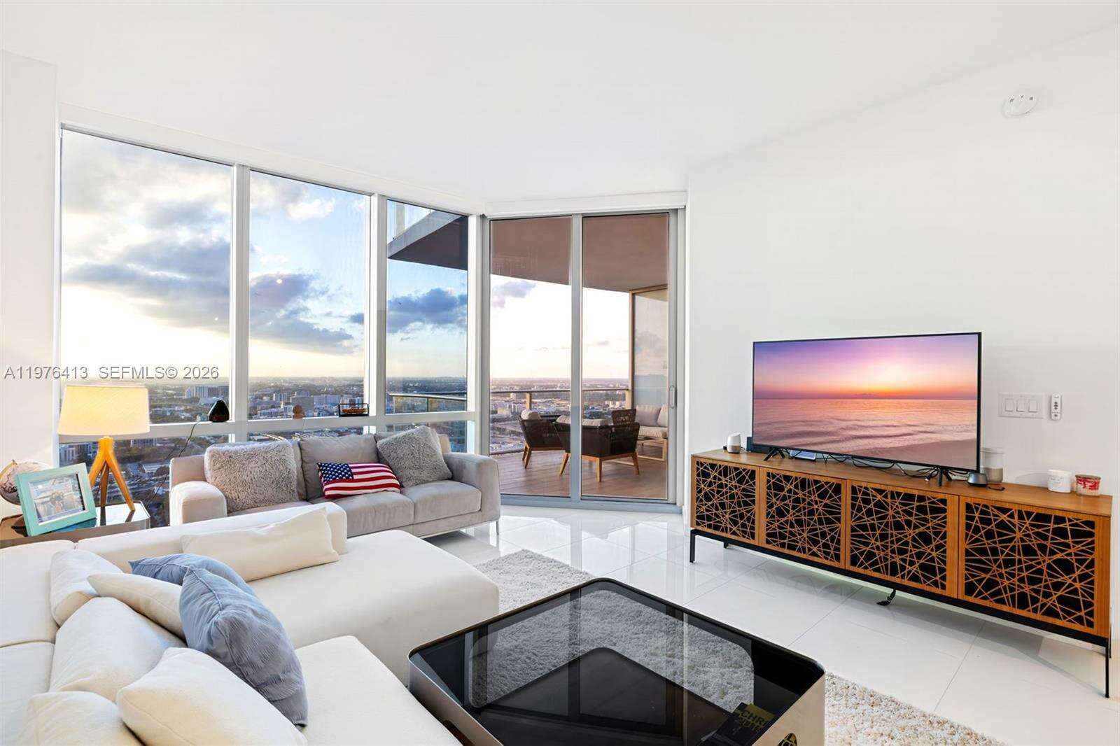 Paramount Miami Worldcenter at 851 1 Ave, Miami, FL 33132 - For Rent photo 1