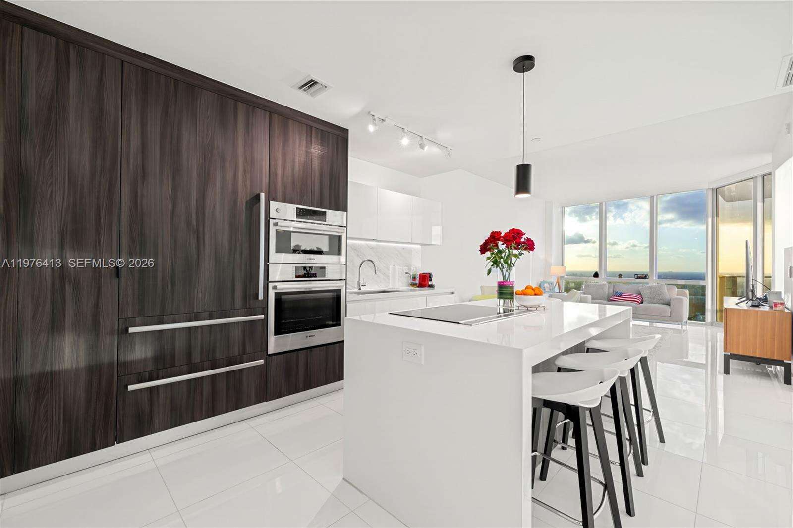 Paramount Miami Worldcenter at 851 1 Ave, Miami, FL 33132 - For Rent photo 2