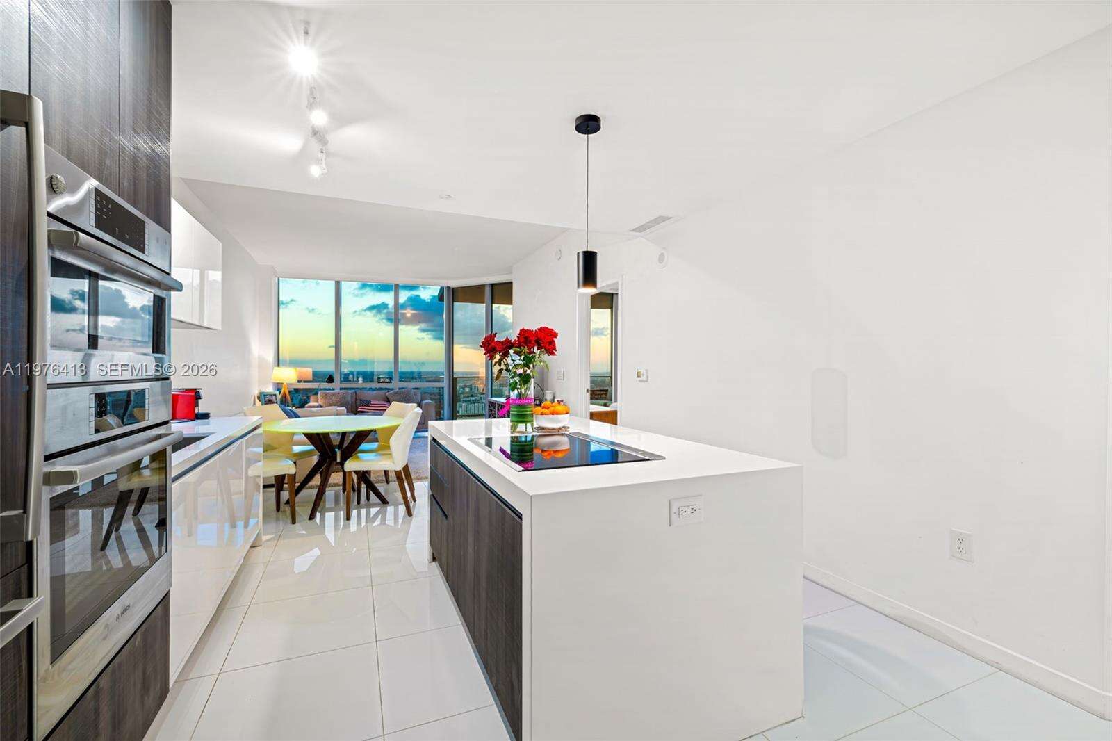 Paramount Miami Worldcenter at 851 1 Ave, Miami, FL 33132 - For Rent photo 4