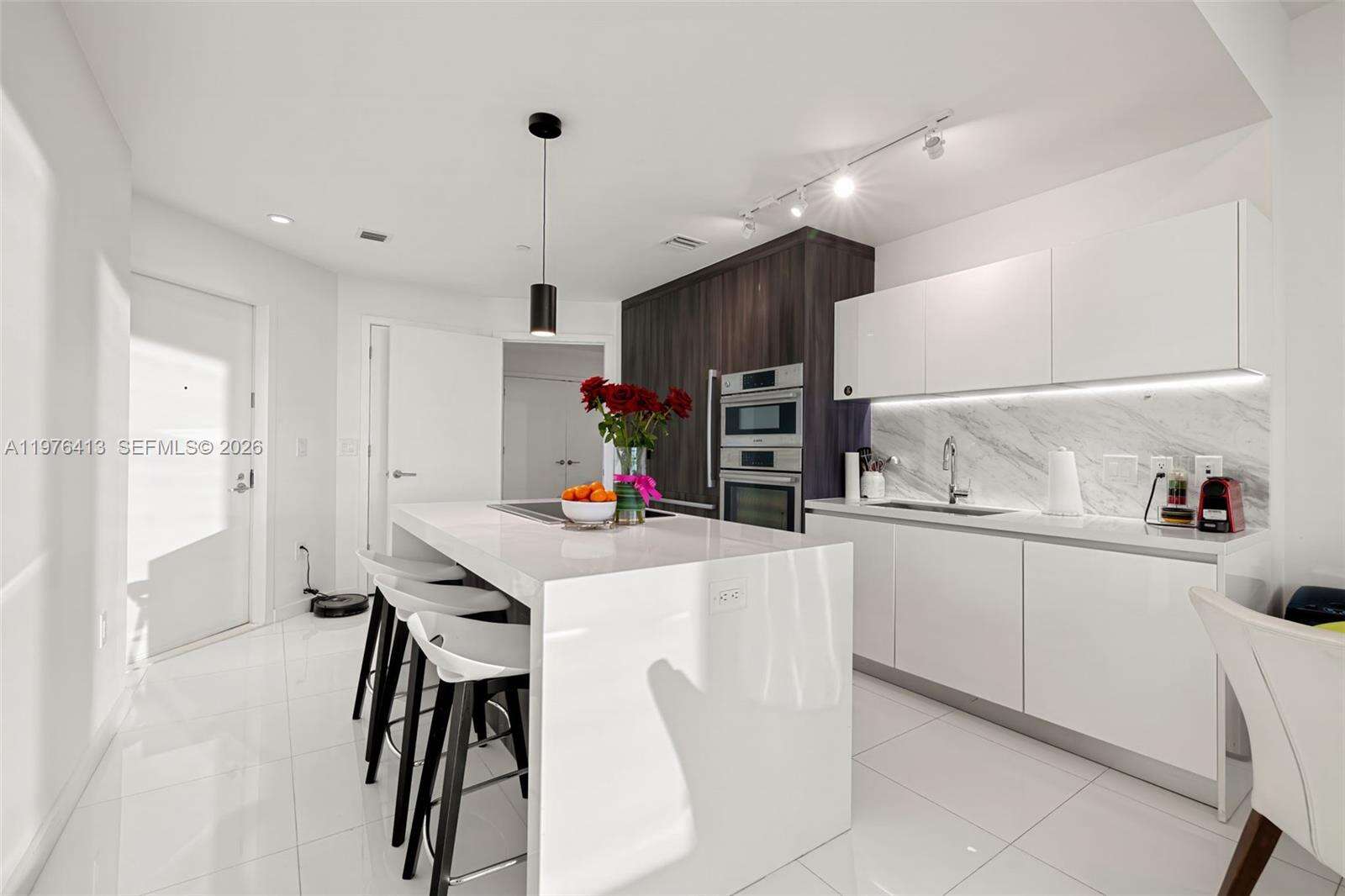 Paramount Miami Worldcenter at 851 1 Ave, Miami, FL 33132 - For Rent photo 5
