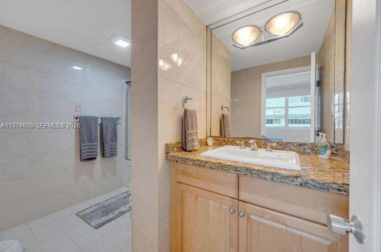 Four Ambassadors at 999 Brickell Bay Dr, Miami, FL 33131 - For Rent photo 2