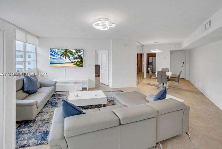 Four Ambassadors at 999 Brickell Bay Dr, Miami, FL 33131 - For Rent photo 12
