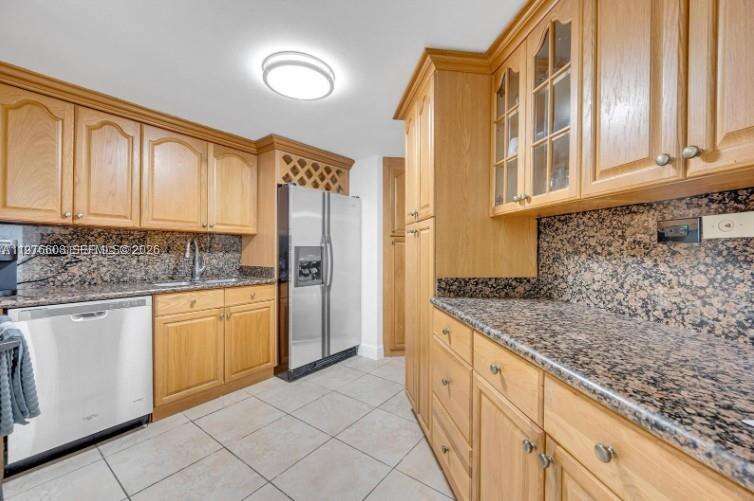 Four Ambassadors at 999 Brickell Bay Dr, Miami, FL 33131 - For Rent photo 3