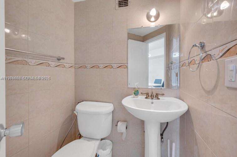Four Ambassadors at 999 Brickell Bay Dr, Miami, FL 33131 - For Rent photo 6