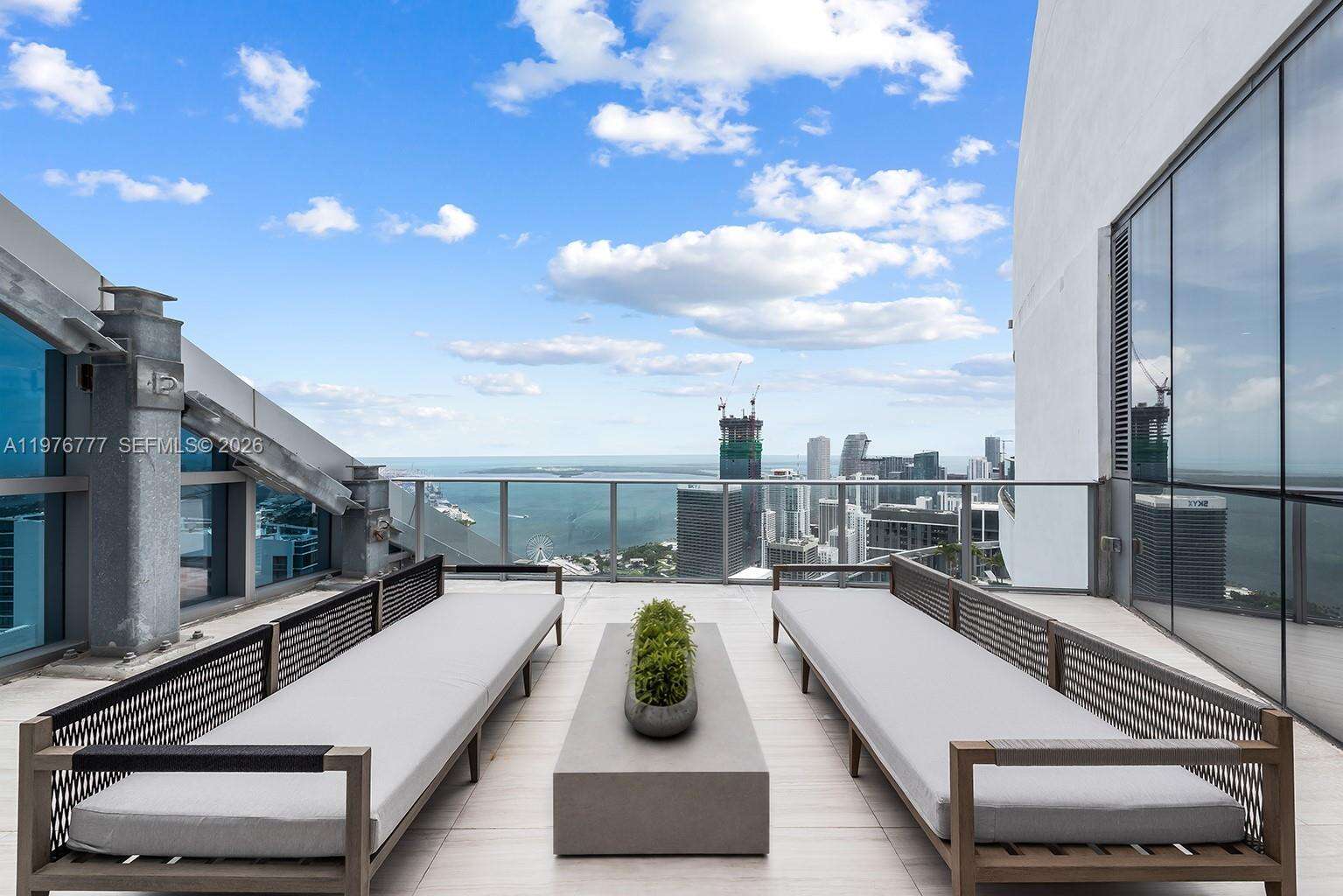 Paramount Miami Worldcenter at 851 1 Ave, Miami, FL 33132 - For Rent photo 3