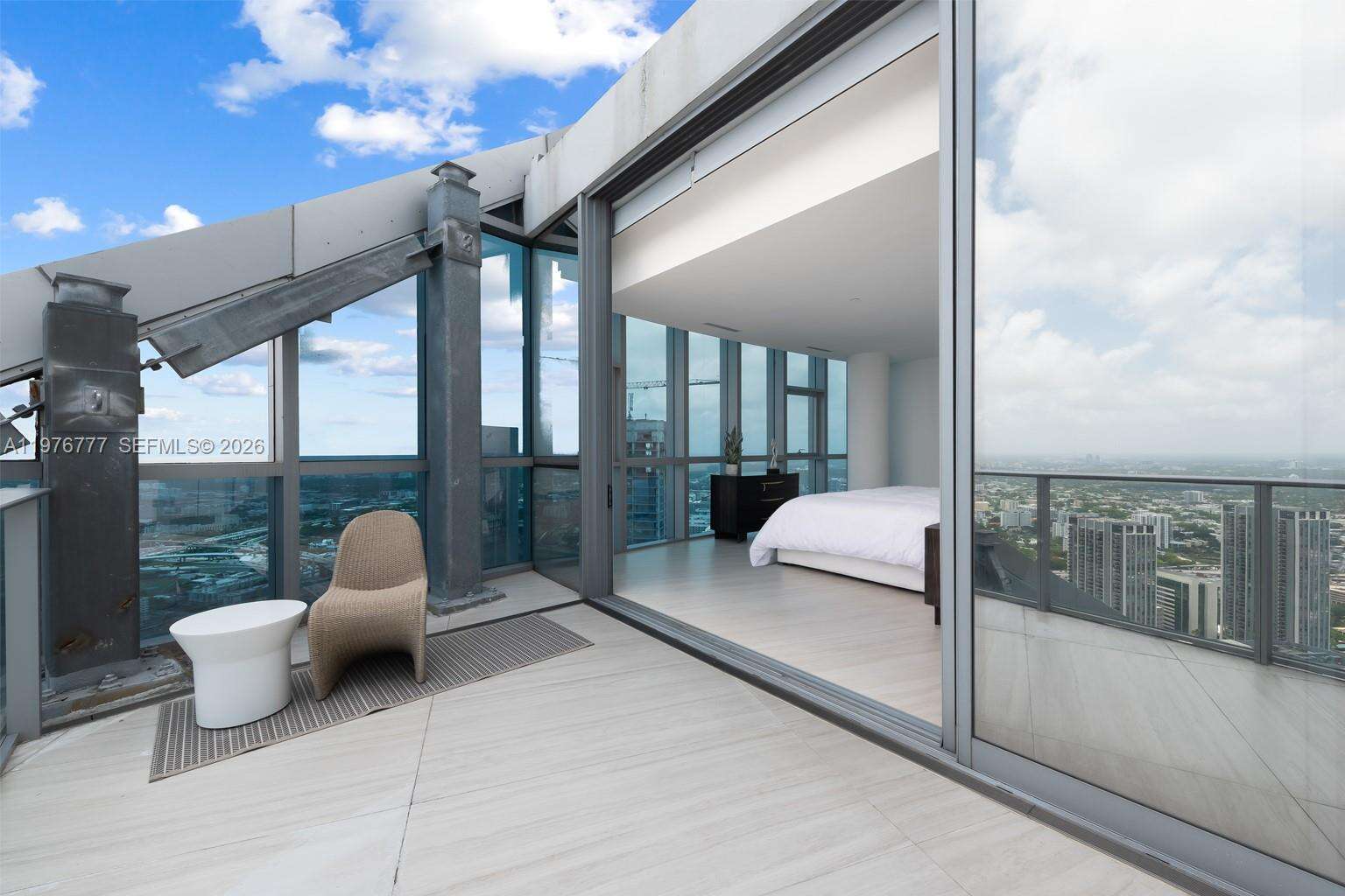 Paramount Miami Worldcenter at 851 1 Ave, Miami, FL 33132 - For Rent photo 4