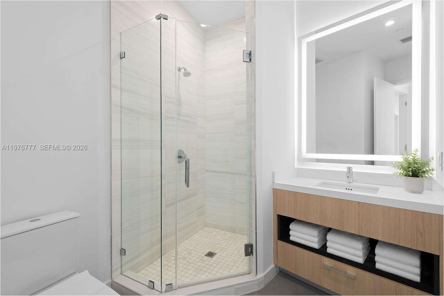 Paramount Miami Worldcenter at 851 1 Ave, Miami, FL 33132 - For Rent photo 37