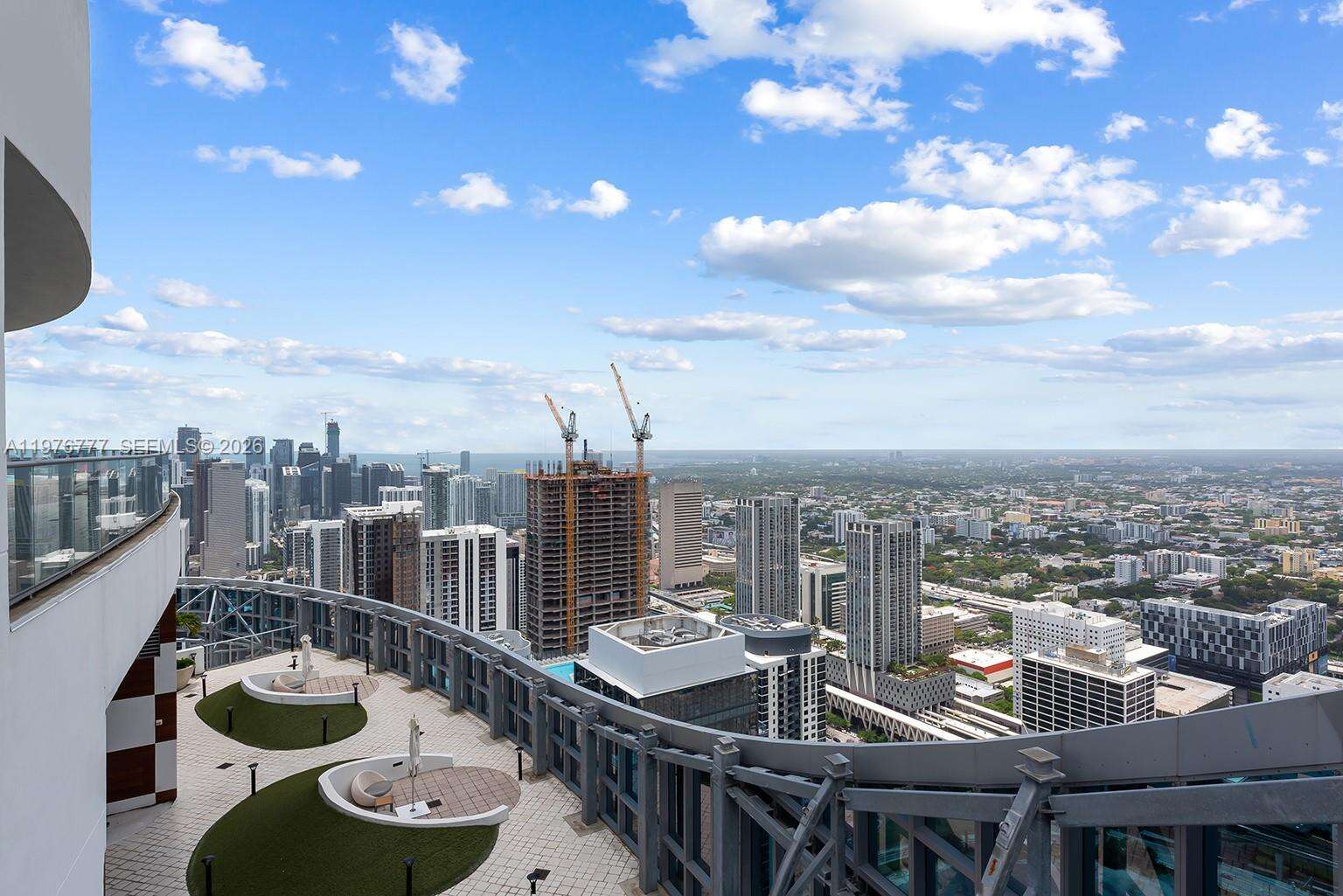 Paramount Miami Worldcenter at 851 1 Ave, Miami, FL 33132 - For Rent photo 5