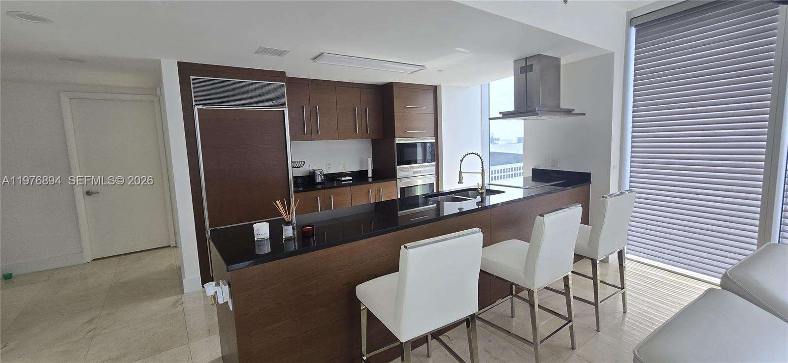 Icon Brickell 2 at 495 Brickell Ave, Miami, FL 33131 - For Rent photo 2