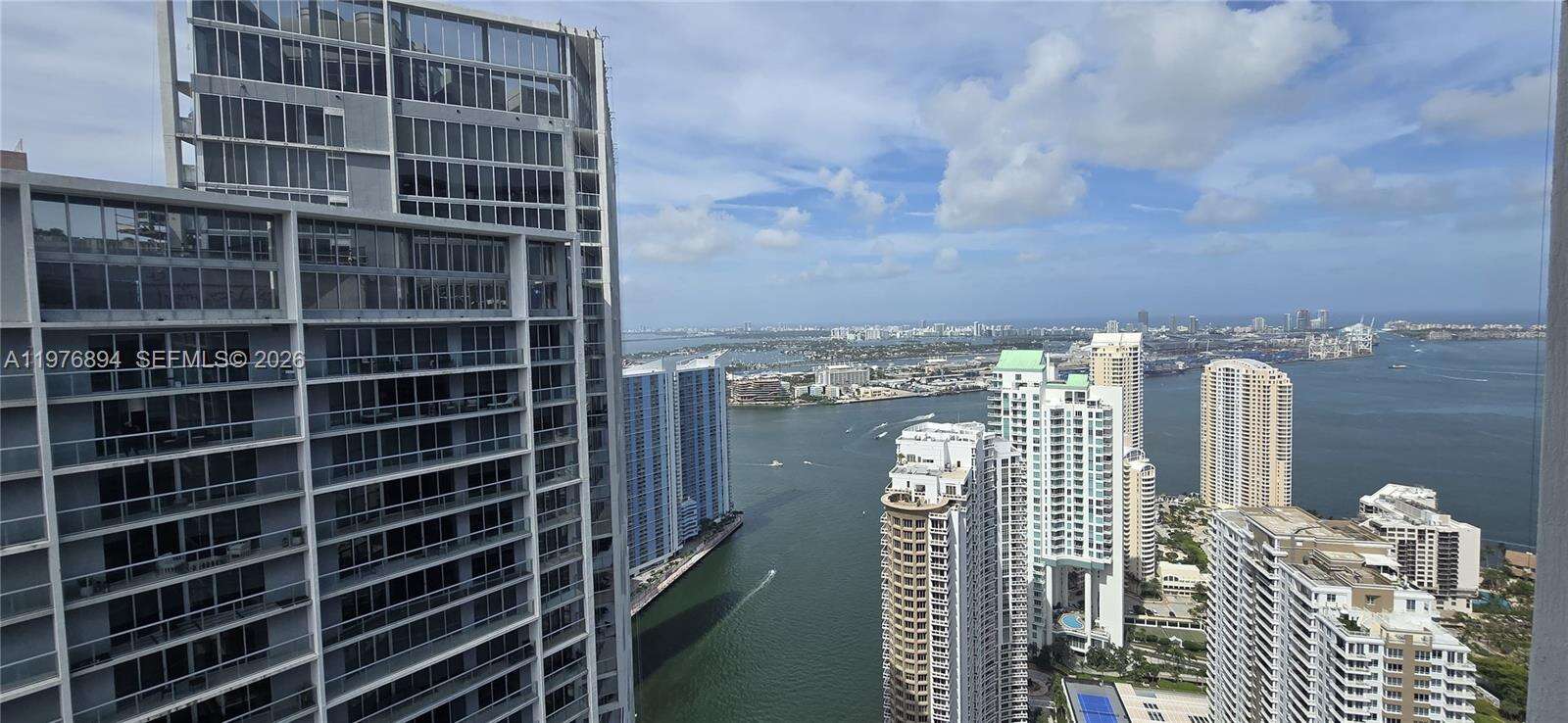 Icon Brickell 2 at 495 Brickell Ave, Miami, FL 33131 - For Rent photo 16