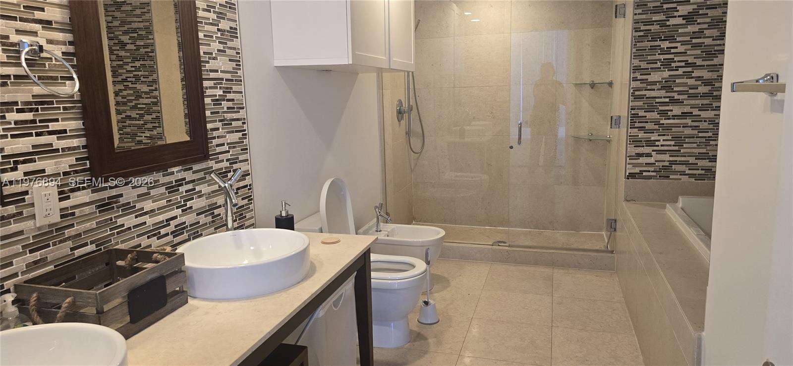 Icon Brickell 2 at 495 Brickell Ave, Miami, FL 33131 - For Rent photo 9