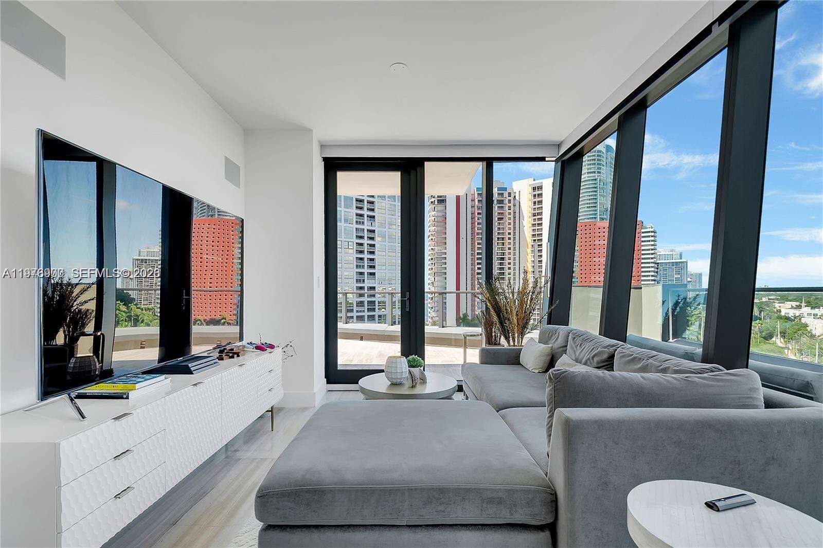 Echo Brickell at 1451 Brickell Ave, Miami, FL 33131 - For Rent photo 3