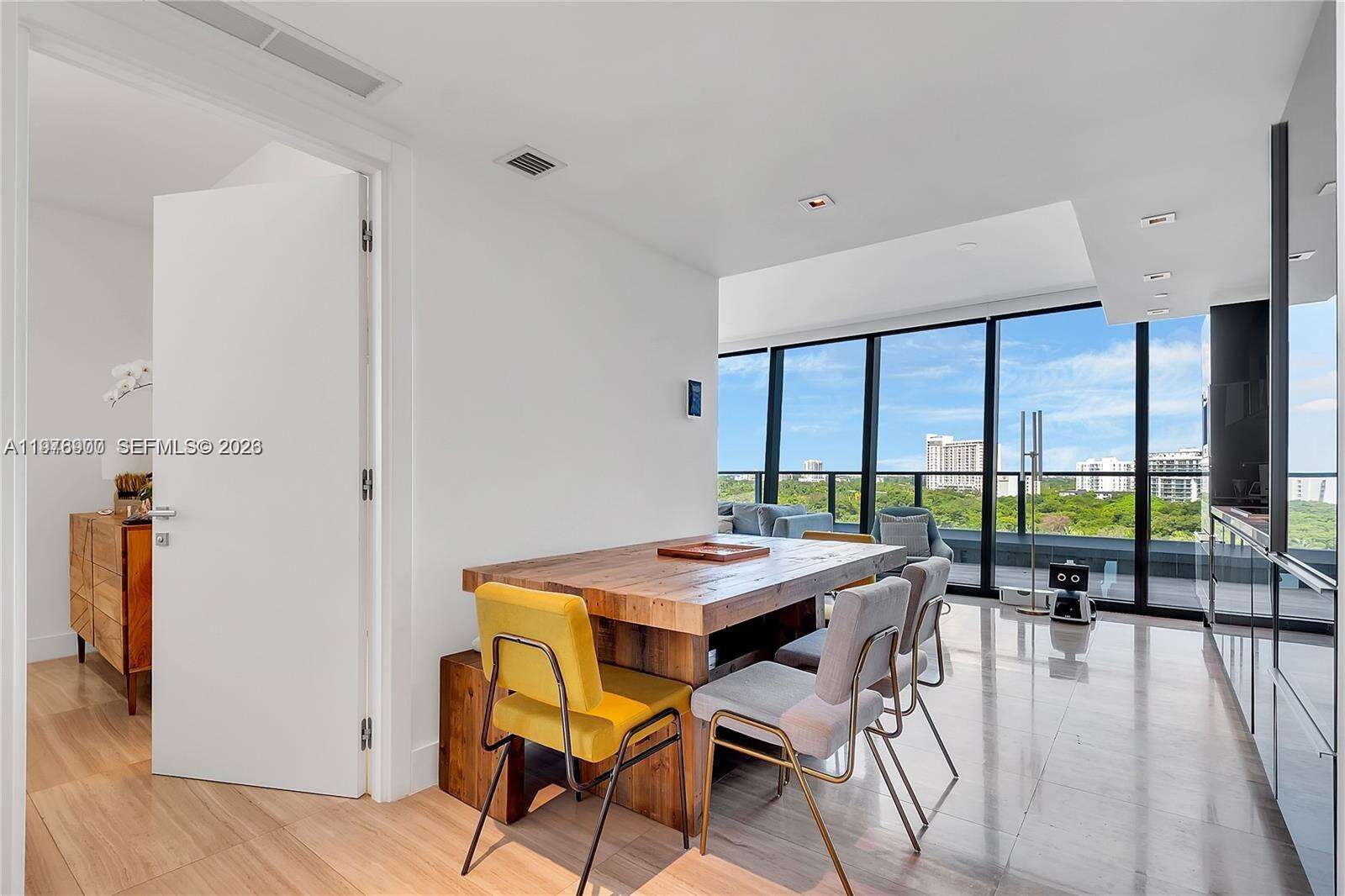 Echo Brickell at 1451 Brickell Ave, Miami, FL 33131 - For Rent photo 4