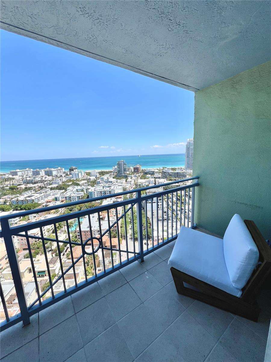 Yacht Club At Portofino at 90 Alton Rd, Miami Beach, FL 33139 - For Rent photo 10
