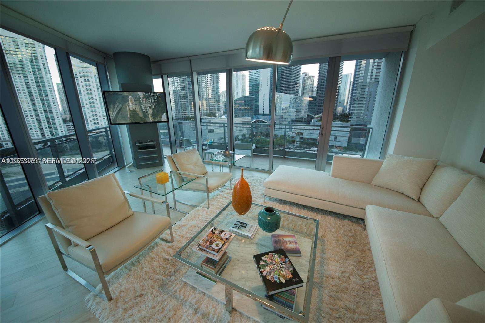 Mint at 92 3 St, Miami, FL 33130 - For Rent photo 1